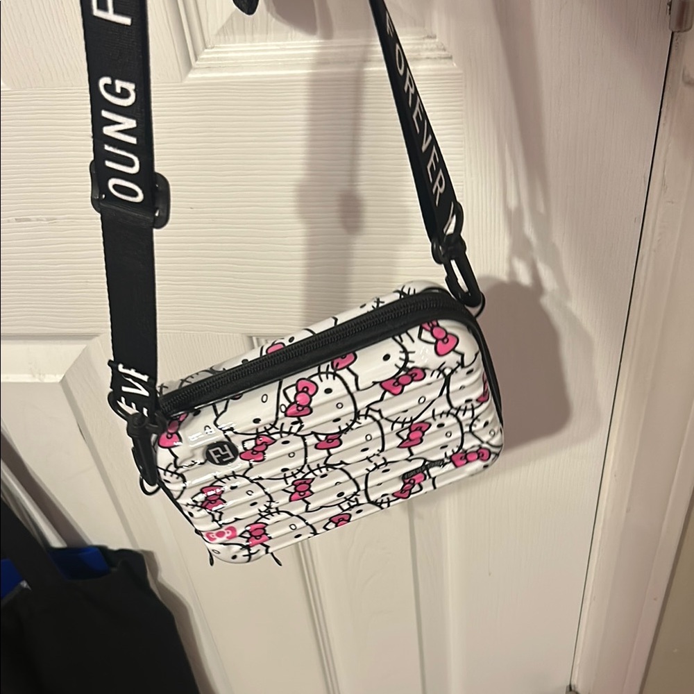 Hello Kitty Crossbody Bag - White and Pink